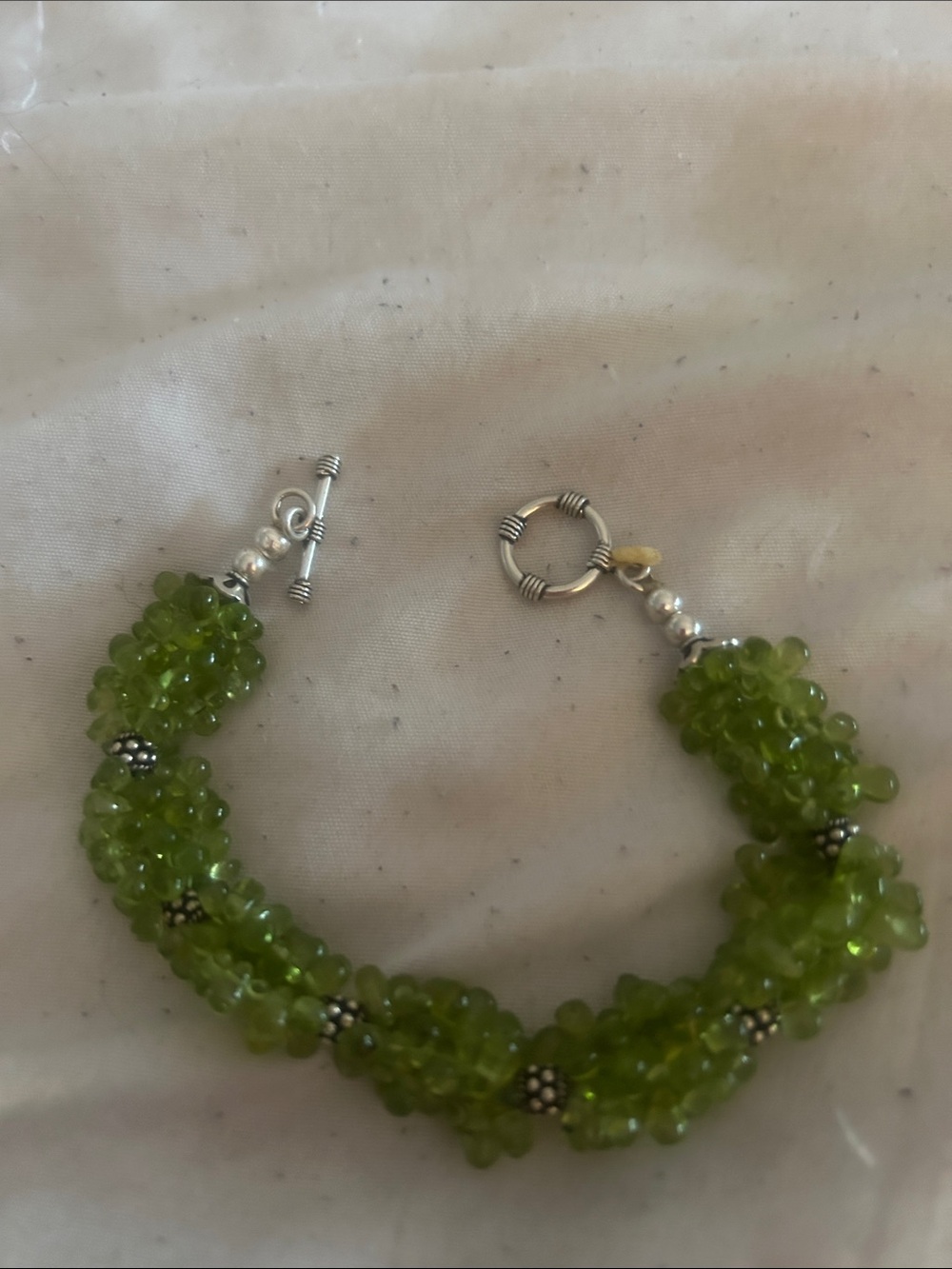Pretty peridot and silver beaded bracelet